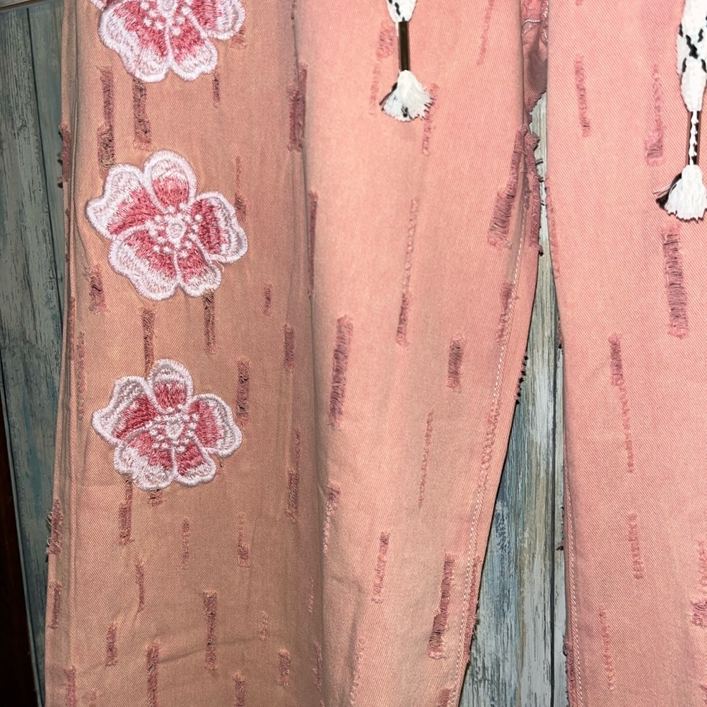 POL Large Coral Pink Wide-Leg Patchwork Floral Pants - Picture 5 of 8